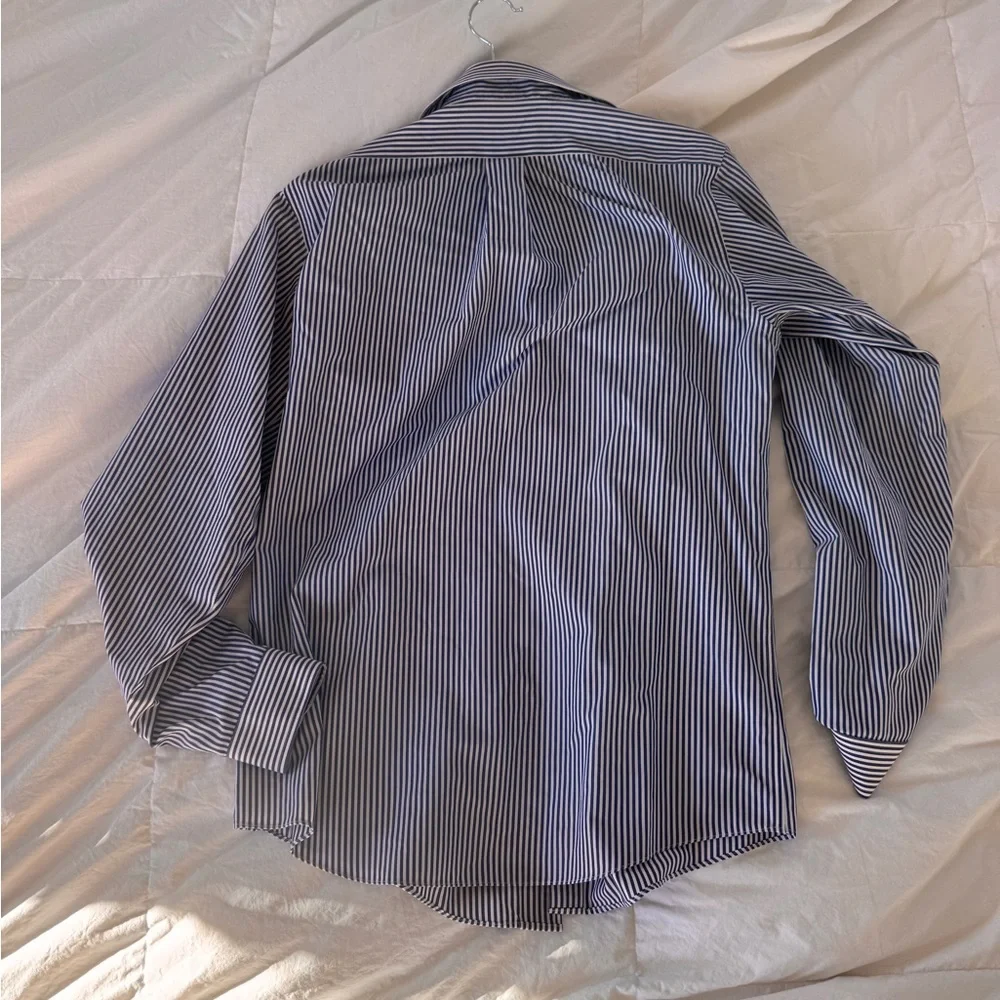 WoMen's Striped Blue button down shirt - Picture 3 of 4